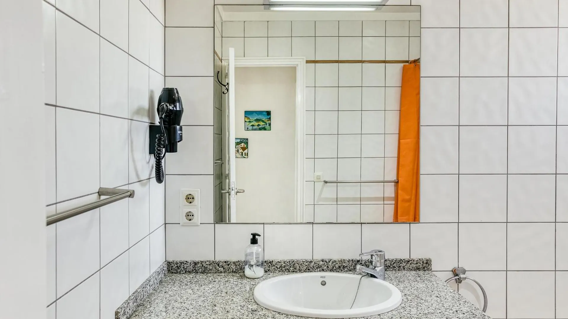 Art- Apartamentos Revilla Tacke G Empuriabrava